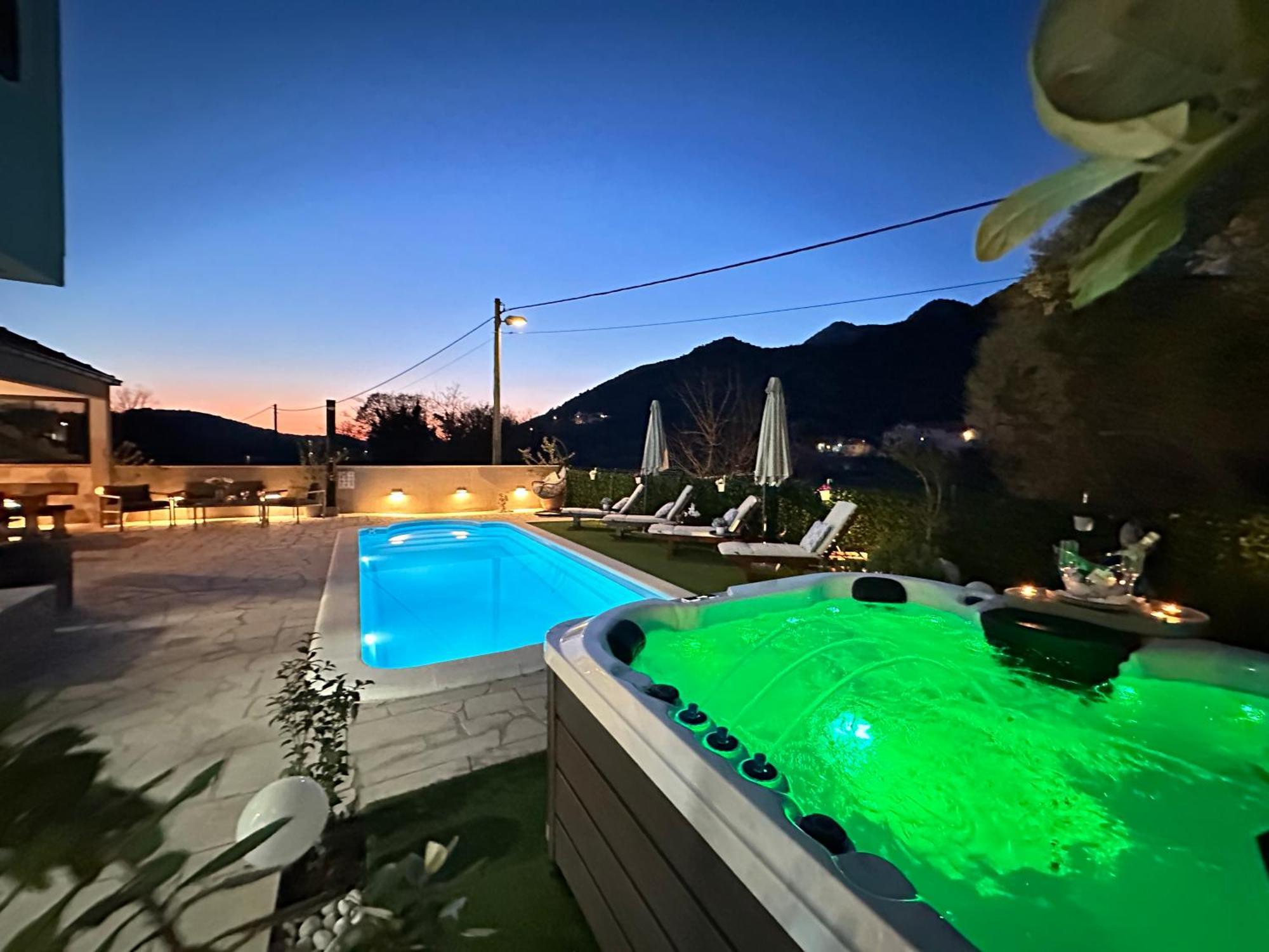 Villa Ivona With Swimming Pool And Jacuzzi Oslje Eksteriør bilde